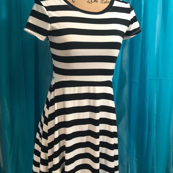 dELiA’s Dresses & Skirts - ✨ Striped dress ✨